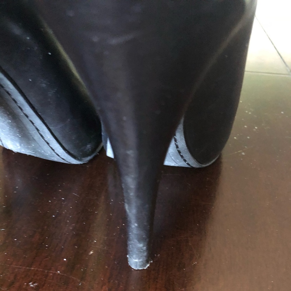 Kenneth Cole Booties 🖤 - Picture 15 of 16